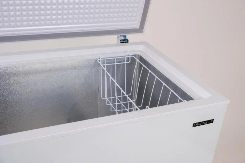 2026 NewFrigidaire 10.3 Cu. ft. Chest Freezer, Garage Ready, EFRF1005, White
