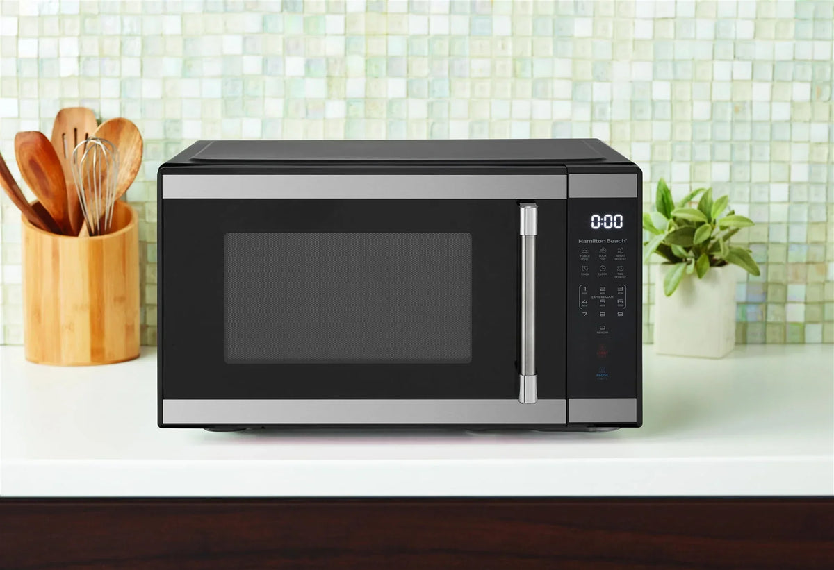Hamilton Beach 1.1 cu ft Countertop Microwave Oven in Stainless Steel