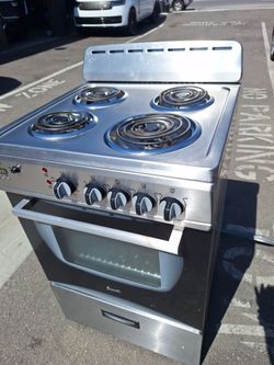 24"WIDE, ELECTRIC. STOVE.(AVANTI)