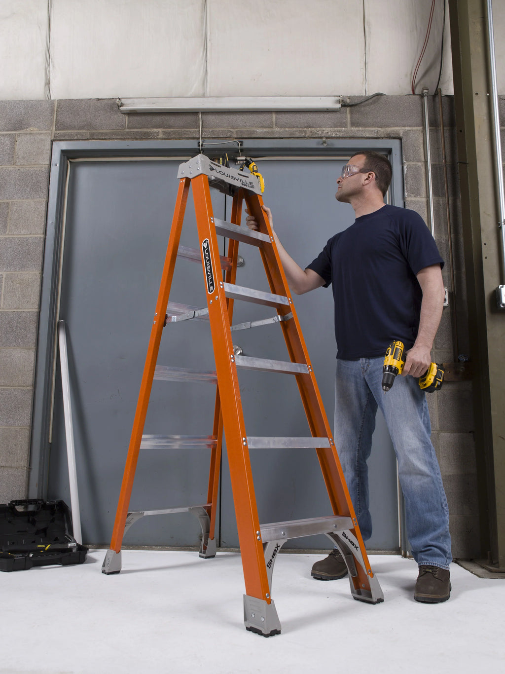 Louisville Ladder 12 - Foot Fiberglass Step Ladder, 300 - Pound Load Capacity, Type IA, FS1512